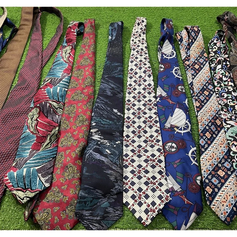 Vintage Designer Ties Lot (32) 80s 90s Silk Dior Ralph Lauren, Polo, Brooks Bros